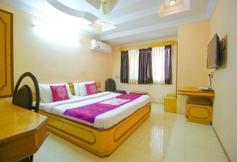 Quarto Deluxe, Upasana