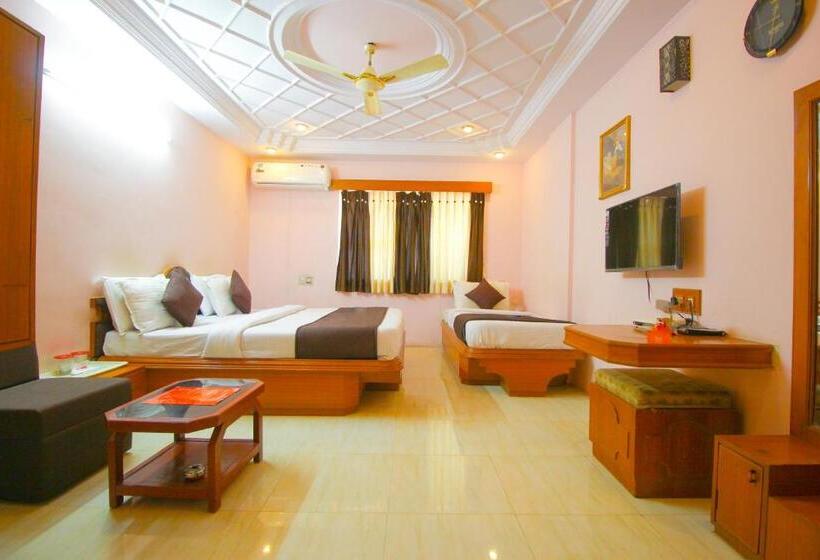 Quarto Triplo Deluxe, Upasana