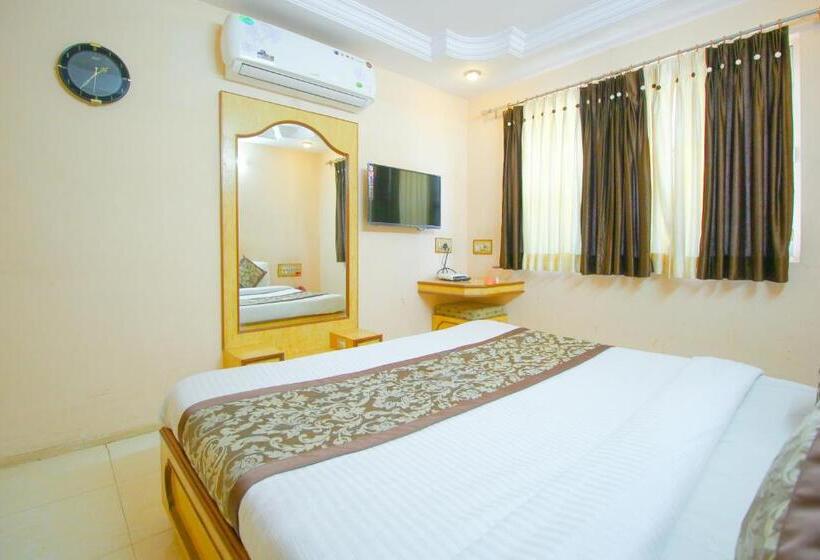 Quarto Deluxe, Upasana