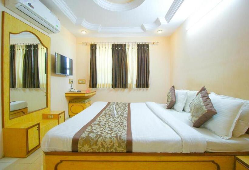 Quarto Deluxe, Upasana