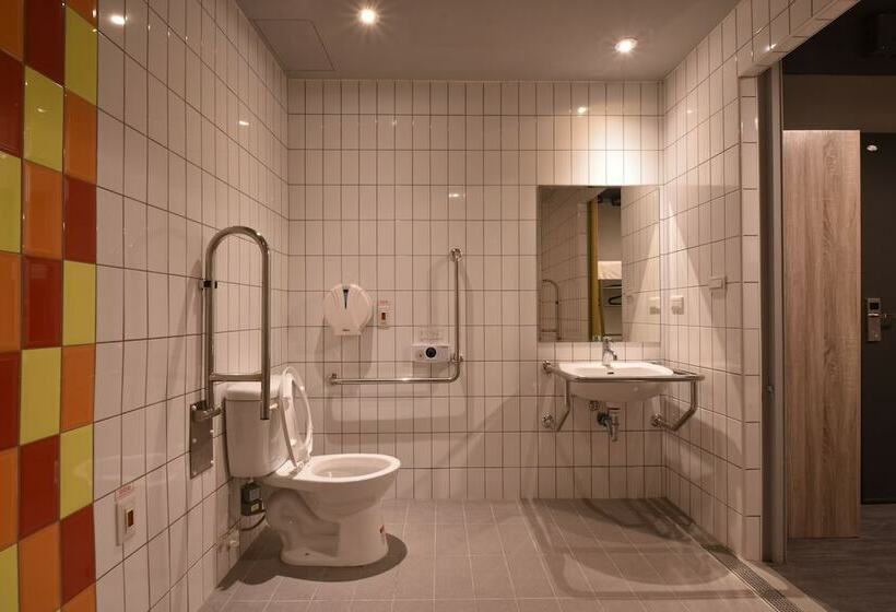 تختخواب در اتاق مشترک, Taipei Travelers International Hostel