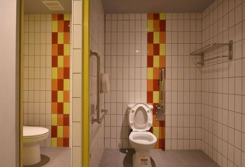 تختخواب در اتاق مشترک, Taipei Travelers International Hostel