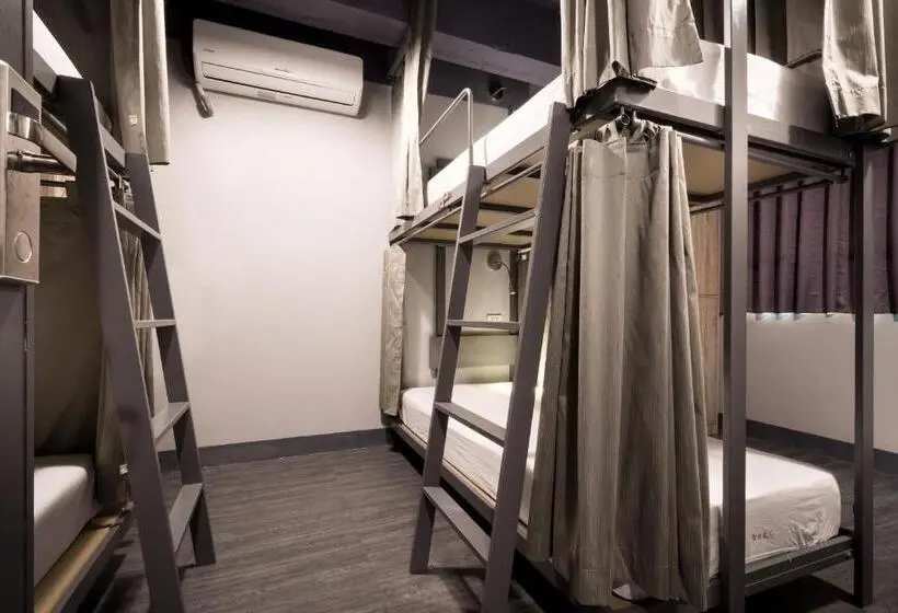 اتاق استاندارد چهارنفره با سرویس بهداشتی مشترک, Taipei Travelers International Hostel
