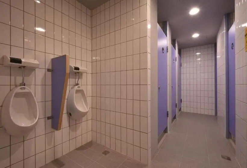 اتاق استاندارد چهارنفره با سرویس بهداشتی مشترک, Taipei Travelers International Hostel