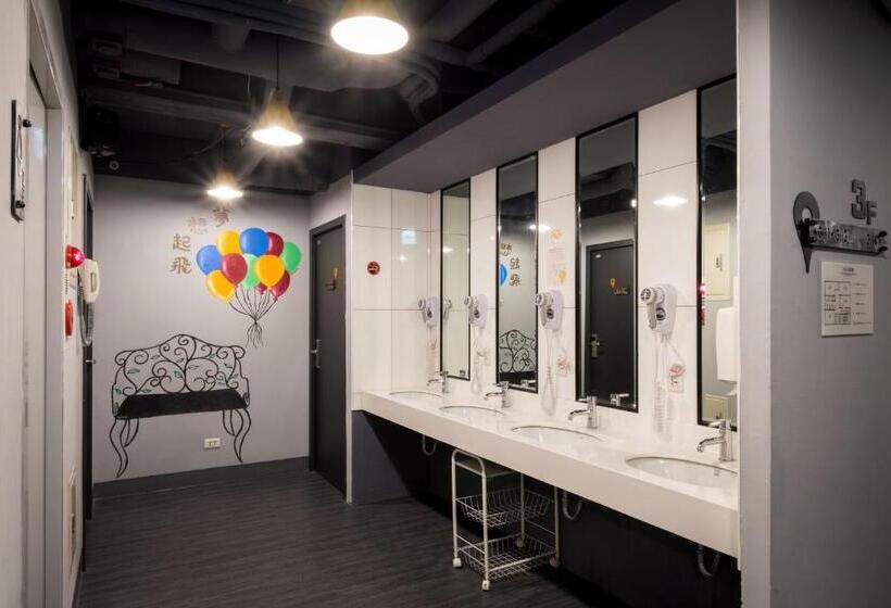 اتاق استاندارد چهارنفره با سرویس بهداشتی مشترک, Taipei Travelers International Hostel