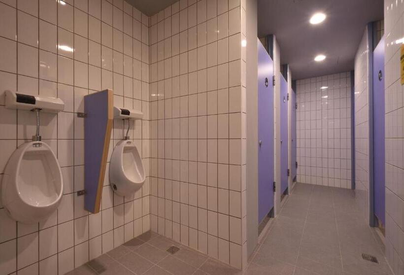 اتاق استاندارد سه تخته با سرویس بهداشتی مشترک, Taipei Travelers International Hostel