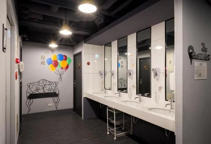 اتاق استاندارد سه تخته با سرویس بهداشتی مشترک, Taipei Travelers International Hostel