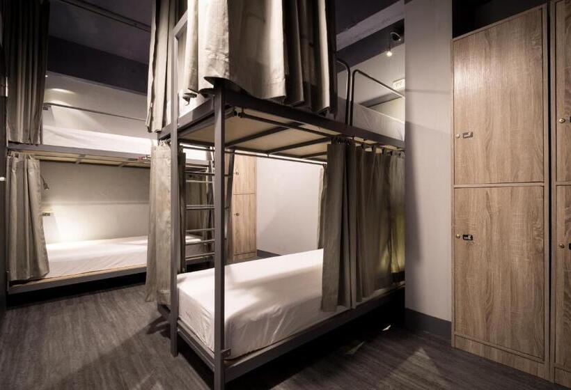 اتاق استاندارد یک نفره, Taipei Travelers International Hostel