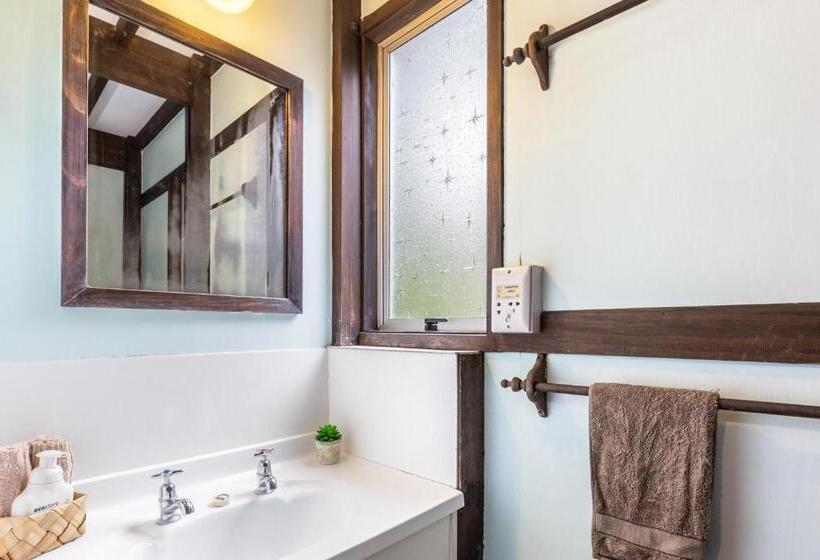 חדר משפחתי נוף לגינה, Tokaanu Lodge Motel