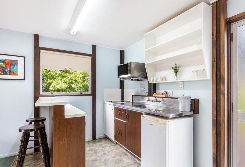 חדר משפחתי נוף לגינה, Tokaanu Lodge Motel