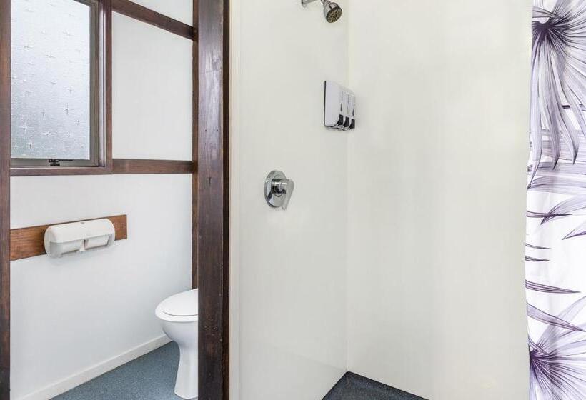 Семейный Номер, Tokaanu Lodge Motel