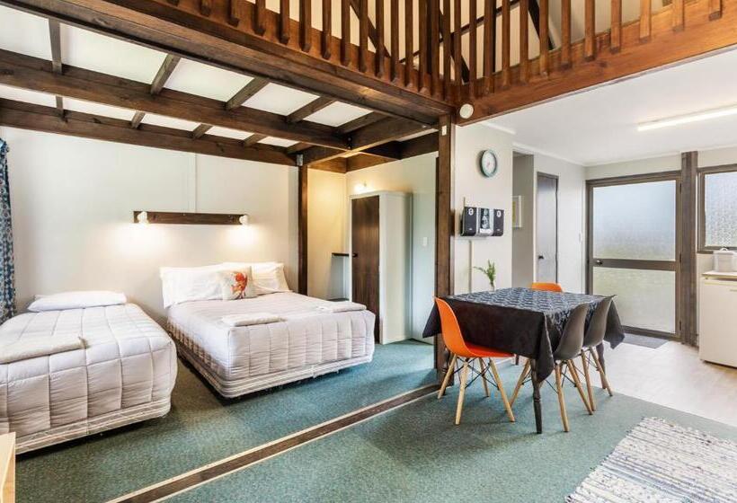 Студия Стандарт, Tokaanu Lodge Motel