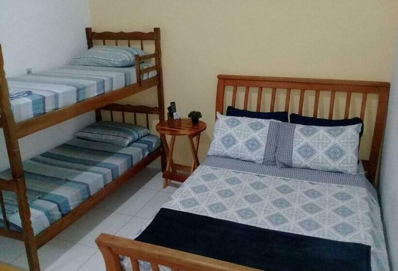 اتاق خانوادگی, Acquarela Hostel