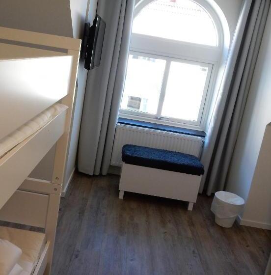 חדר אקונומי לארבעה, Go To Sleep Arvika