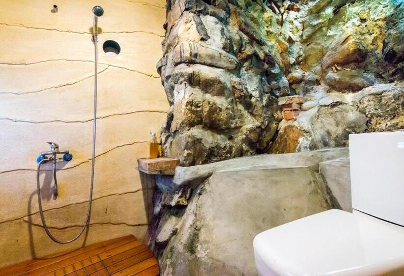 اتاق استاندارد چهار تخته, Lungta Bnb