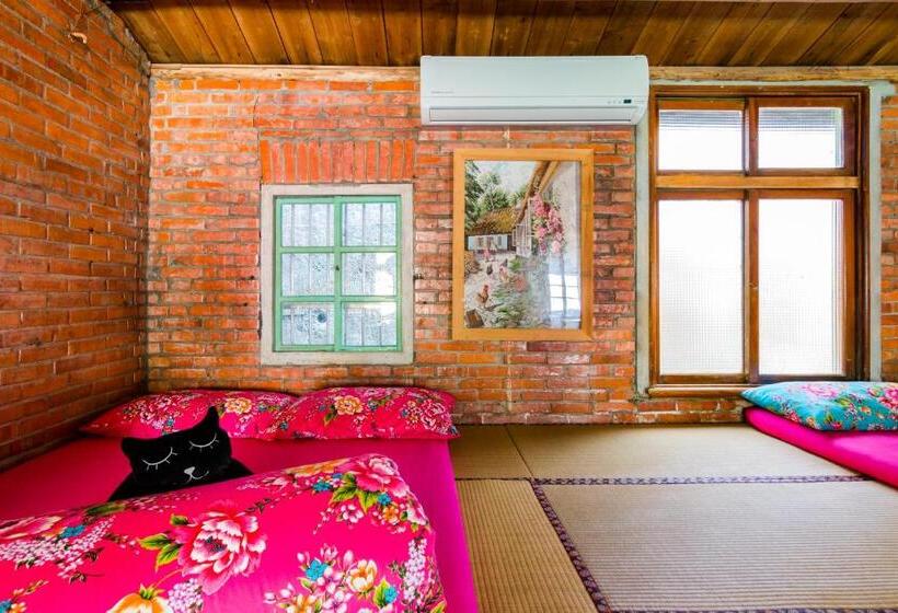 اتاق استاندارد چهار تخته, Lungta Bnb