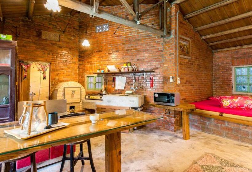 اتاق استاندارد چهار تخته, Lungta Bnb