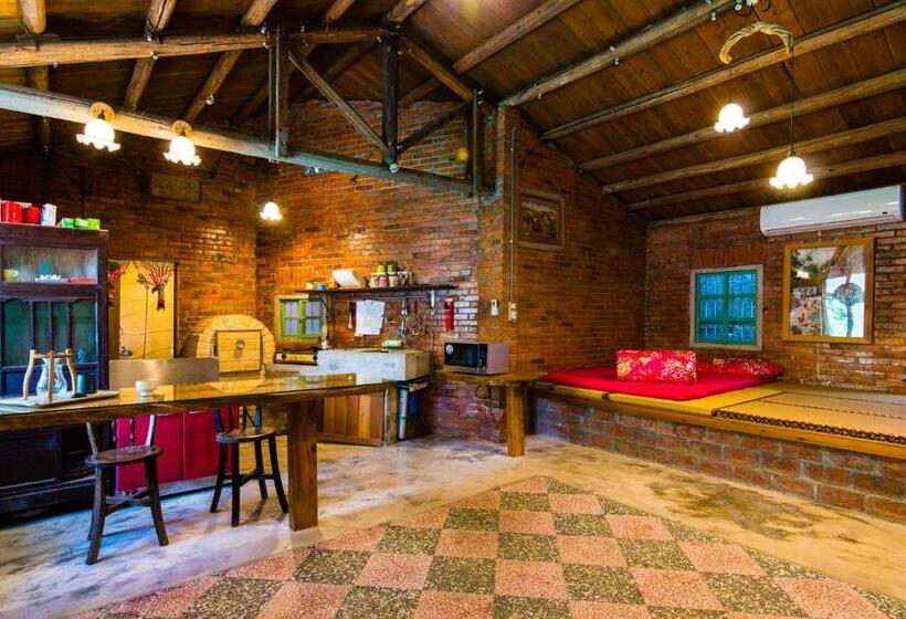 اتاق استاندارد چهار تخته, Lungta Bnb