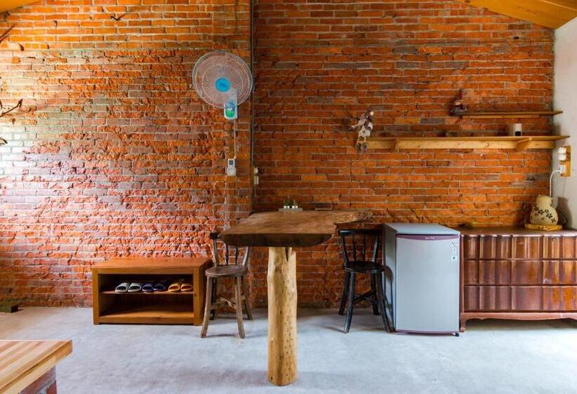 اتاق استاندارد با چشم‌انداز باغ, Lungta Bnb