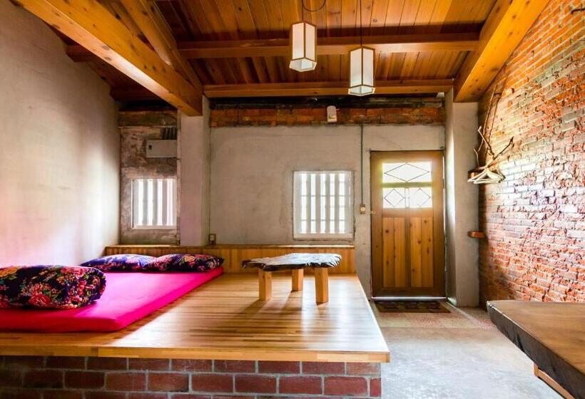 اتاق استاندارد با چشم‌انداز باغ, Lungta Bnb