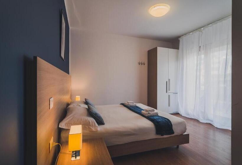 اتاق لوکس با چشمانداز شهر, Trip Room & Breakfast