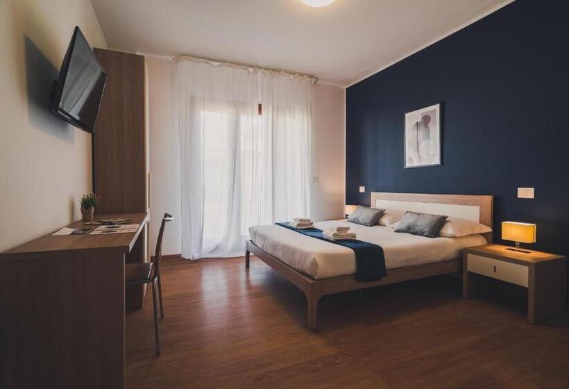 اتاق لوکس با چشمانداز شهر, Trip Room & Breakfast