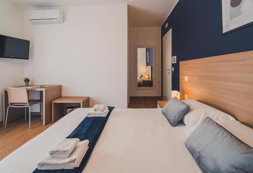 اتاق لوکس با چشمانداز شهر, Trip Room & Breakfast