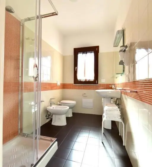 اتاق استاندارد, Trip Room & Breakfast