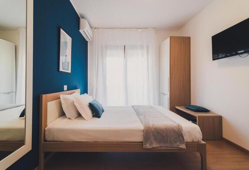 اتاق لوکس یک تخته, Trip Room & Breakfast