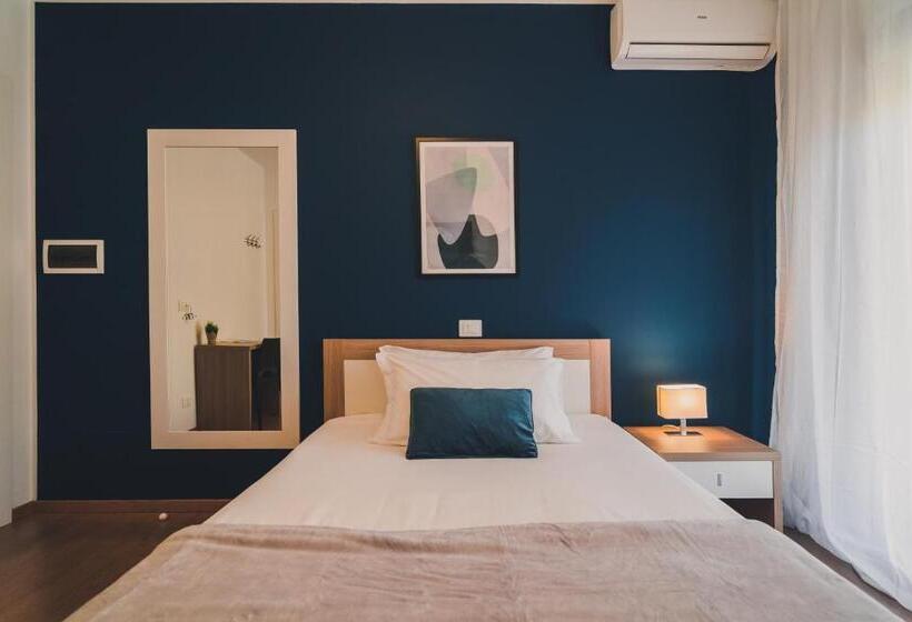 اتاق لوکس یک تخته, Trip Room & Breakfast