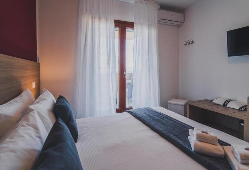 اتاق سوپریور با چشمانداز دریا, Trip Room & Breakfast