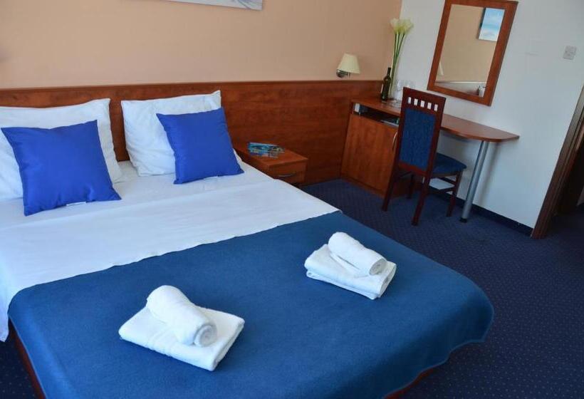 标准房带园景, Liberty