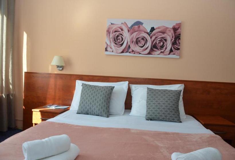 标准房带园景, Liberty