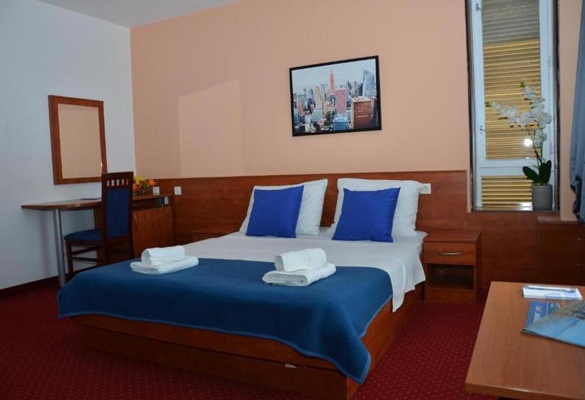 Standard Connecting Room Sea View, Liberty