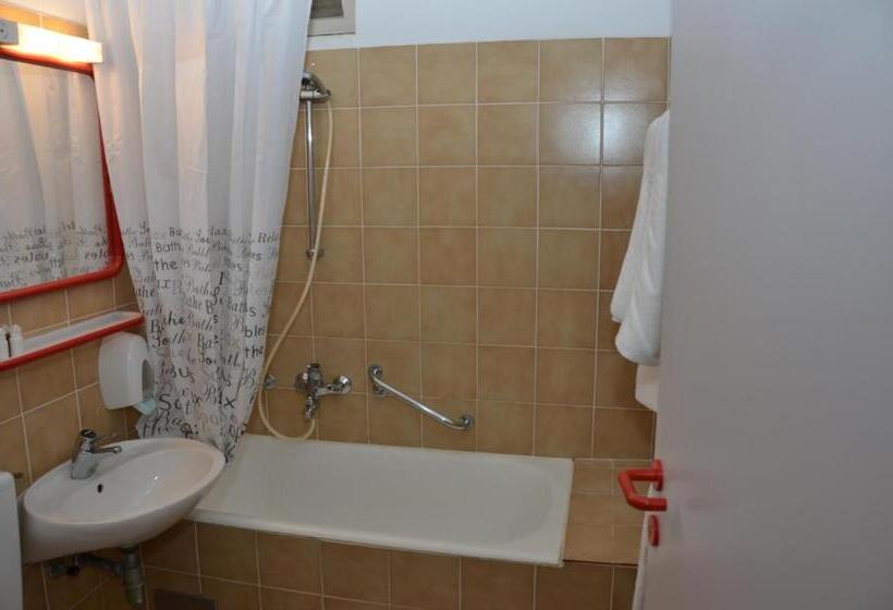 Standard Connecting Room Sea View, Liberty