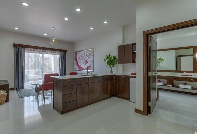 סוויטה, The Ellysian Boutique