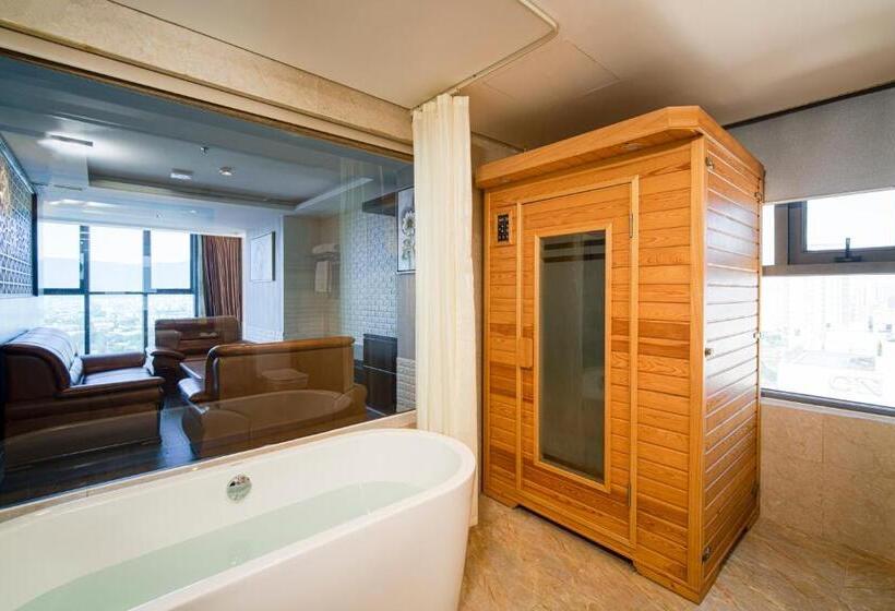 سوئیت با تخت بزرگ, Luxtery Hotel & Spa