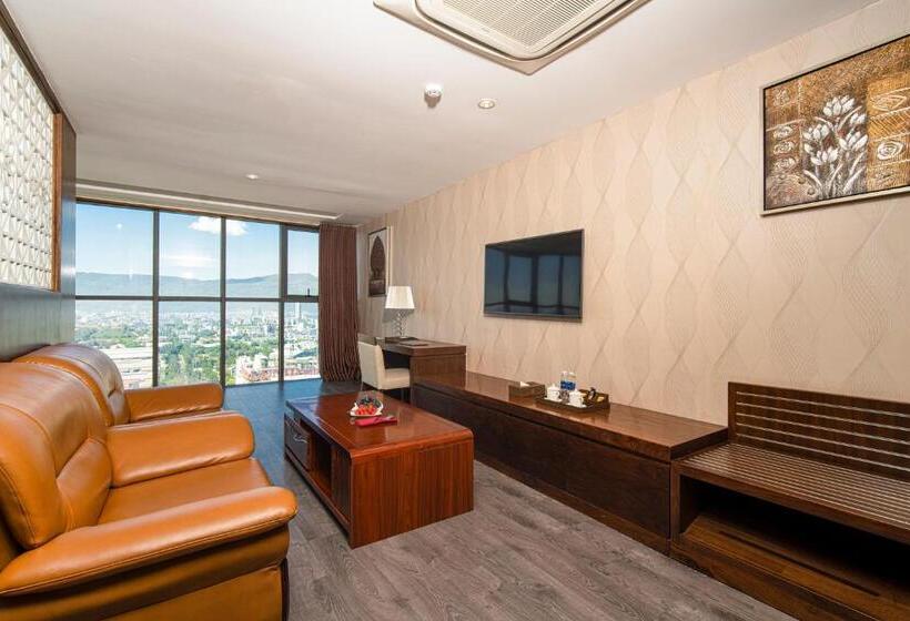 سوئیت پرزیدنت, Luxtery Hotel & Spa