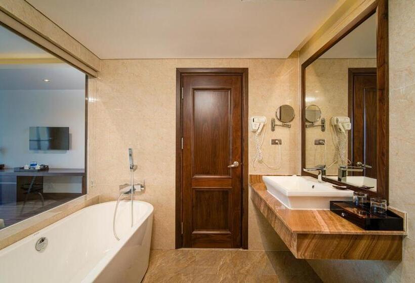 اتاق خانوادگی, Luxtery Hotel & Spa