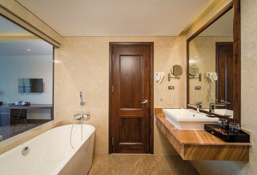 اتاق خانوادگی, Luxtery Hotel & Spa