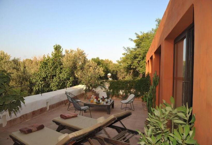 סוויטה דלוקס, Dar Al Hossoun