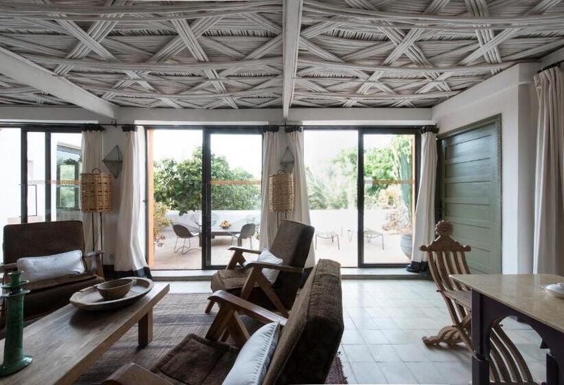 סוויטה דלוקס, Dar Al Hossoun