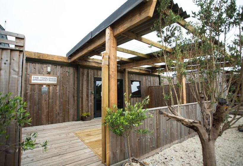 Семейное Студио, Owen House Farm