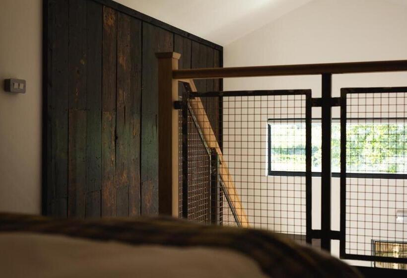 إستوديو قياسى سرير كينج, Owen House Farm