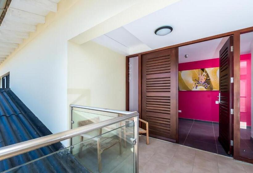 1 Bedroom Penthouse Apartment, Delfins Beach Resort