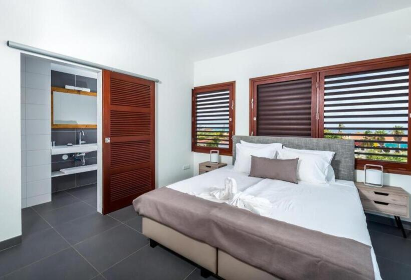 1 Bedroom Penthouse Apartment, Delfins Beach Resort