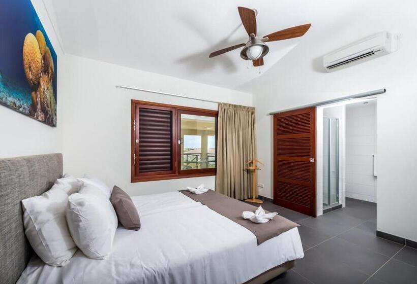 1 Bedroom Penthouse Apartment, Delfins Beach Resort