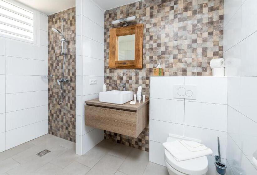 استودیوی لوکس, Delfins Beach Resort