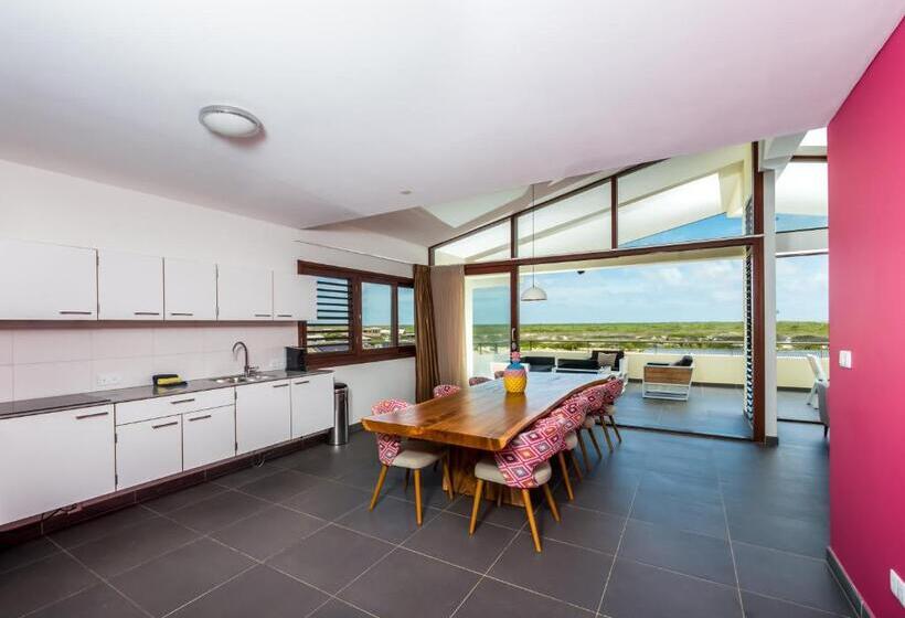 1 Bedroom Penthouse Apartment, Delfins Beach Resort