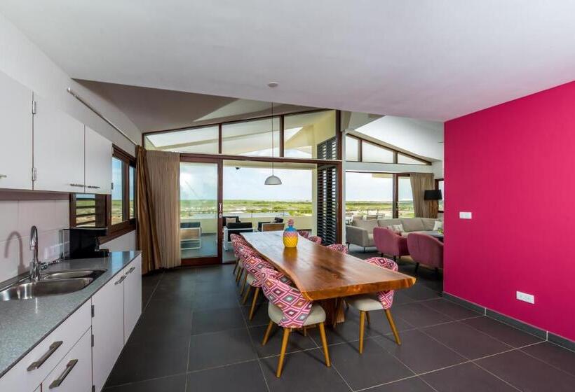 1 Bedroom Penthouse Apartment, Delfins Beach Resort